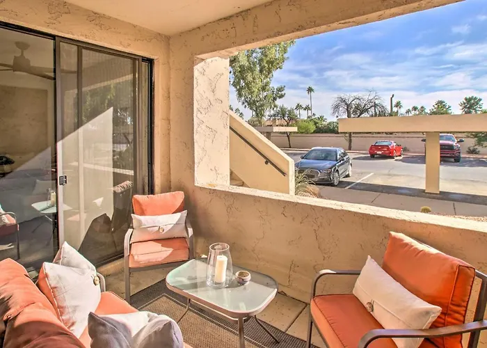 Holiday home Balcony + Perks: Bright Getaway! Scottsdale