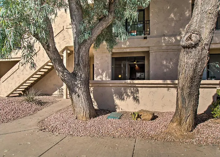 Holiday home Balcony + Perks: Bright Getaway! Scottsdale