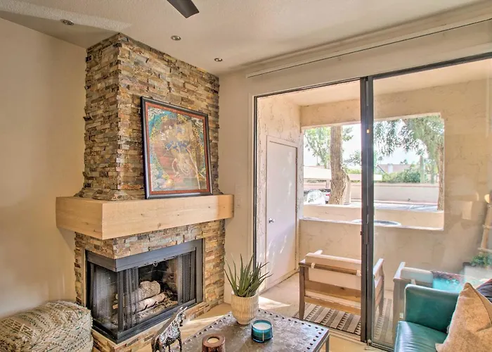 Balcony + Perks: Bright Getaway! Holiday home